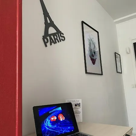 Vieille Tour Centre Hotel