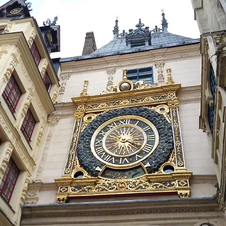 Vieille Tour Centre Szálloda Rouen